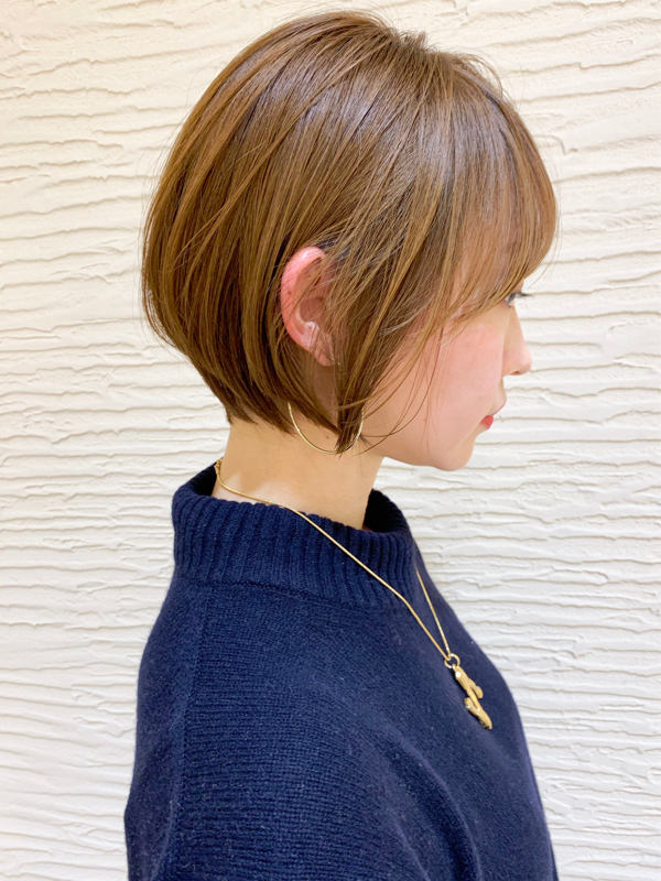 大人かわいい丸みのあるショートボブ ヘアスタイル 美容院 美容室 モリオフロムロンドン 原宿本店 大宮 池袋 成増