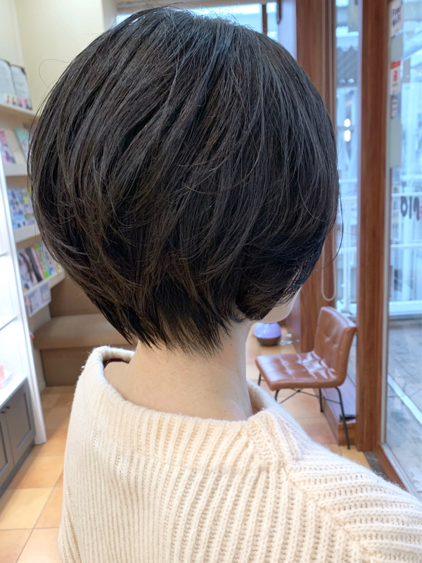 大人丸みショートボブ ヘアスタイル 美容院/美容室モリオフロムロンドン原宿本店/大宮/池袋/成増