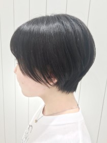 黒髪ショート×丸みショート