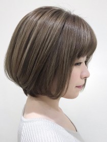 大人かわいい前下がりボブ
