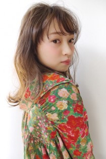 大人かわいいラフニュアンスミディ