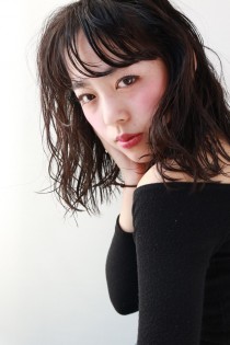 黒髪ウェットロブ