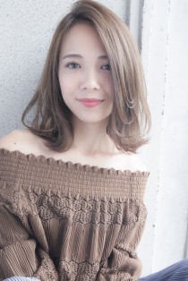 大人カジュアル外ハネミディ
