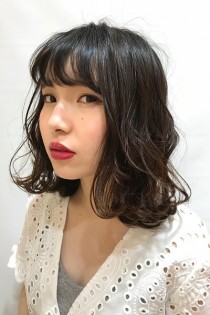 切りっぱなし大人外ハネミディ