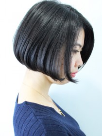 ハンドドライでまとまる前下がりショートボブ