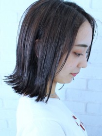 大人可愛い外ハネ切りっぱなしボブ似合わせカット