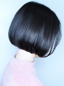 黒髪ワンレン前下がりショートボブ似合わせカット