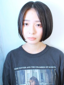 黒髪ワンレン前下がりショートボブ似合わせカット