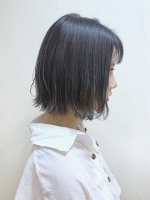 切りっぱなしボブ シルバーグレージュ 