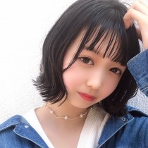 切りっぱなし外はねボブ