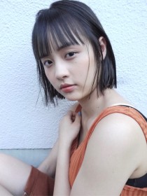 横顔美人　ミニボブ　ショート