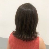 オリーブベージュ