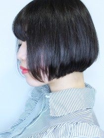 黒髪ワンレン前下がりショートボブ似合わせカット