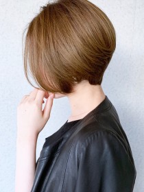 前下がりボブ