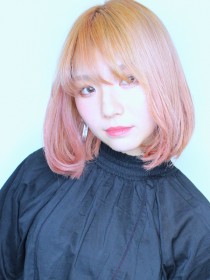 ハイトーンピンクショートボブ似合わせカット