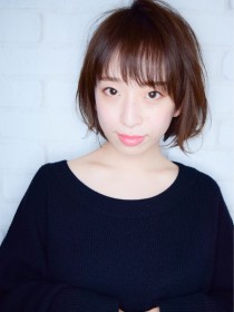 今年流行小顔レイヤー丸みショートボブ