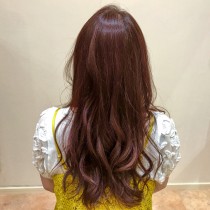 ピンクベージュ