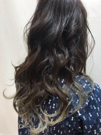 グレージュ × グラデーション