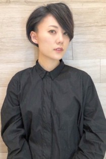 黒髪ツーブロックショート