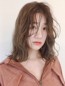 グレージュ×波ウェーブ