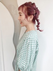 ピンク × 玉ねぎヘアアレンジ