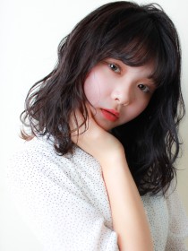 黒髪ゆるウェーブ