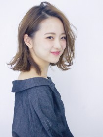 大人かわいいミディアムボブ