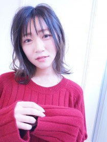 大人かわいい外ハネミディ