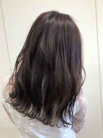 ピンクベージュ