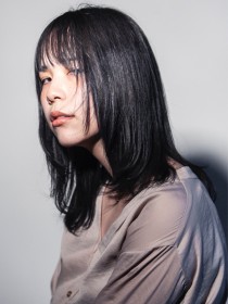 透け感ミディアムレイヤー