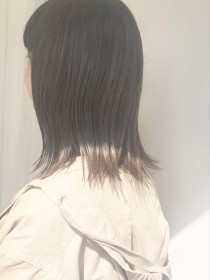 やわらかグレージュ