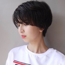 黒髪シースルーショートボブ