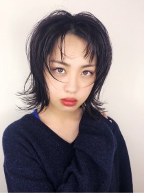 黒髪×ハネ感ウェット