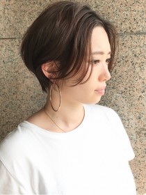 横顔美人　くびれショート