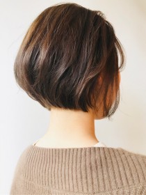 大人前下がりショートボブ