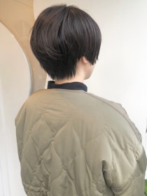 暗髪ハンサムショート