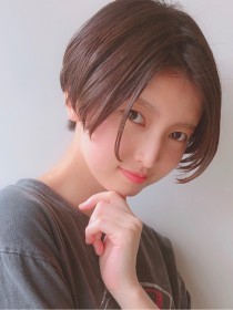 黒髪ハンサムショート　
