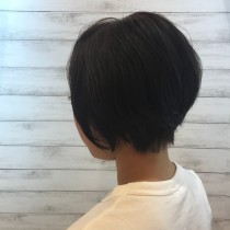 大人可愛い前下がりショート