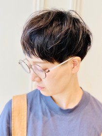 黒髪　マッシュショート