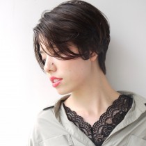 黒髪シースルーショートボブ