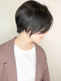 黒髪センシュアルショート