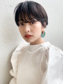 秋冬暗髪マッシュショート