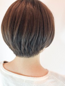 ショートボブ