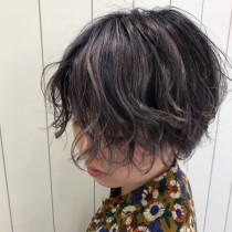 大人ショートボブ×センターパート
