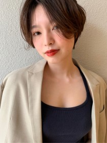 大人かわいいふんわりハンサムショート