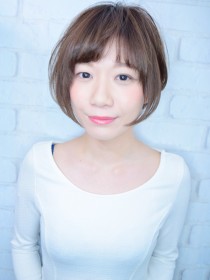 2019年春夏人気大人かわいい前下がり丸みショートボブ