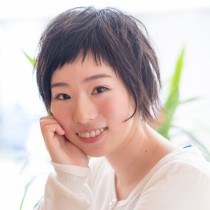 大人かわいいショートバングエアリーボブ