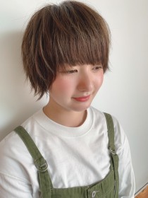ナチュラルハイライト×外ハネマッシュショート