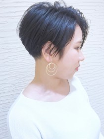 耳かけハンサムショート