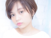 秋冬人気の髪型 大人かわいい前下がり小顔ショート